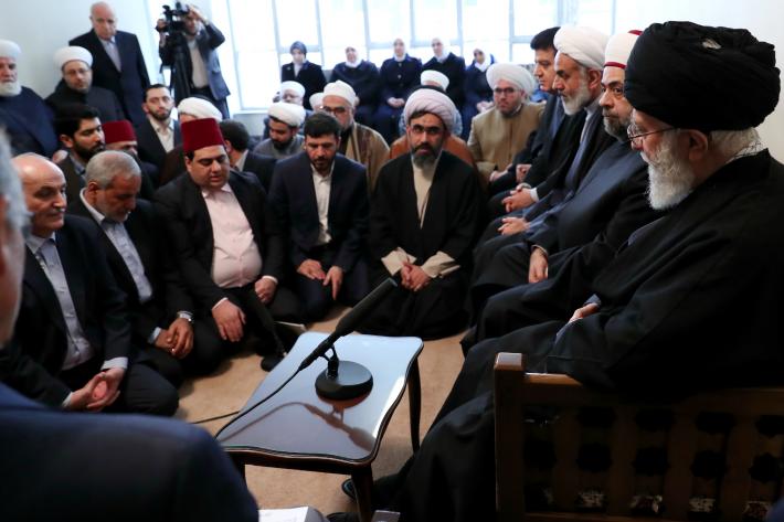 Photos : Rencontre du Guide suprême avec le ministre syrien des dotations religieuses et un certain nombre de religieux syriens