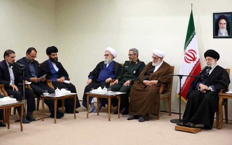 Discours du Guide suprême lors d'une réunion avec les responsables de la commémoration de l'Ayatollah Muhammad Sadegh Sadugh et de 372 martyrs de Golpāyegān
