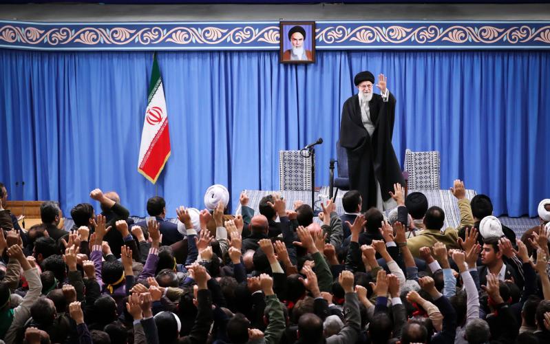 Le Guide suprême : « Tous ceux qui se soucient de l'Iran et de sa sécurité doivent participer aux élections »