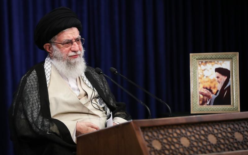 PHOTOS : Réunion du Président et son cabinet avec l'imam Khamenei via la visioconférence