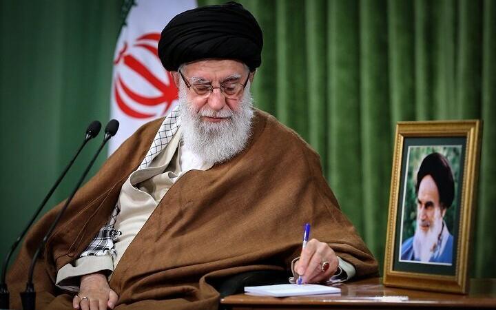 Message de l'imam Khamenei après l'effondrement d'un immeuble à Abadan