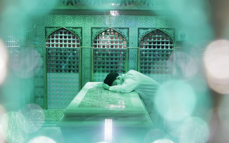 Dépoussiérage du sanctuaire sacré de l’Imam Réza (AS) à Machhad