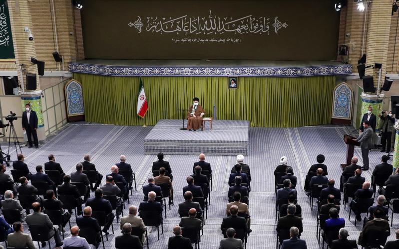 Photos : Le président et les députés du Majlis ont rencontré l'Imam Khamenei