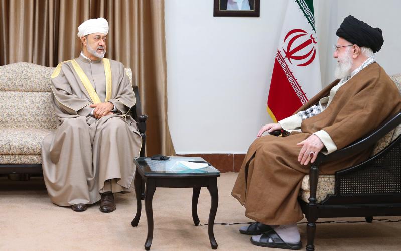 Photo : Rencontre du Guide suprême avec le Sultan d'Oman, Haïtham bin Tariq Al Said