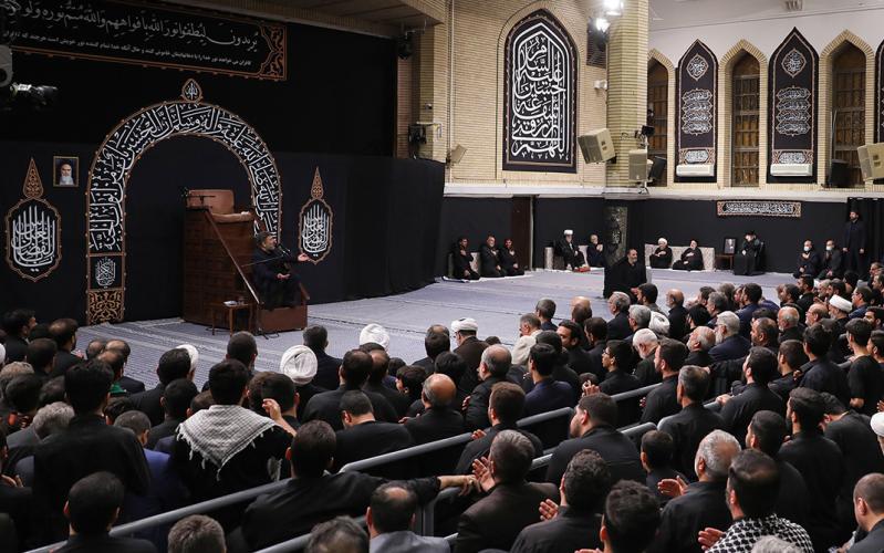Photos : L'Imam Khamenei a assisté à la sixième cérémonie de deuil de Muharram 2023