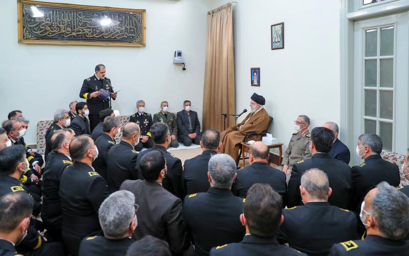 PHOTOS : Rencontre des commandants de la marine iranienne avec le Guide suprême